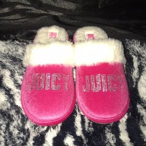 🛑 SOLD Juicy Couture Rhinestone Faux Fur Slippers